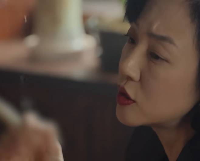 [사진, 디즈니+ 새 시리즈 ‘파인: 촌뜨기들’ 장면 캡처]