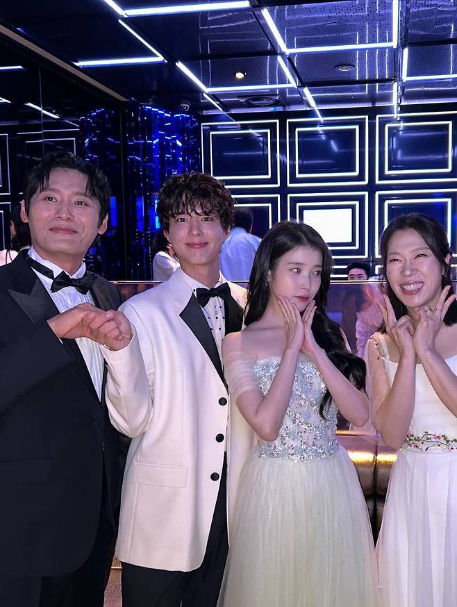 최대철, 박보검, 아이유, 염혜란 /사진=아이유 소셜미디어