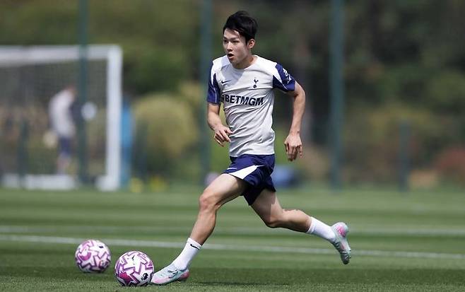 [서울=뉴시스] 잉글랜드 프로축구 프리미어리그(EPL) 토트넘 홋스퍼의 양민혁. (사진=토트넘 홈페이지 캡처) *재판매 및 DB 금지