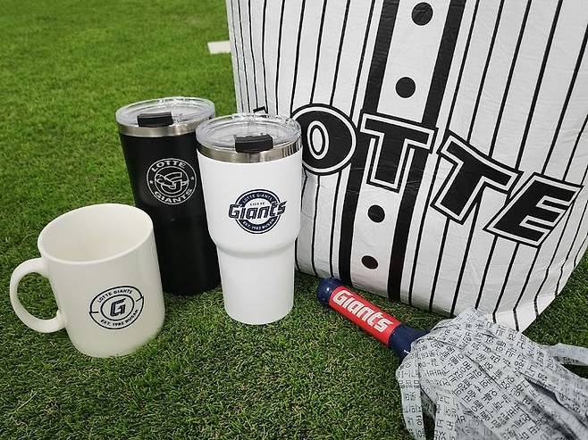 [서울=뉴시스] 프로야구 롯데 자이언츠가 2025년 친환경 기획 패키지 상품을 출시한다. (사진=롯데 자이언츠 제공) 2025.07.19. *재판매 및 DB 금지