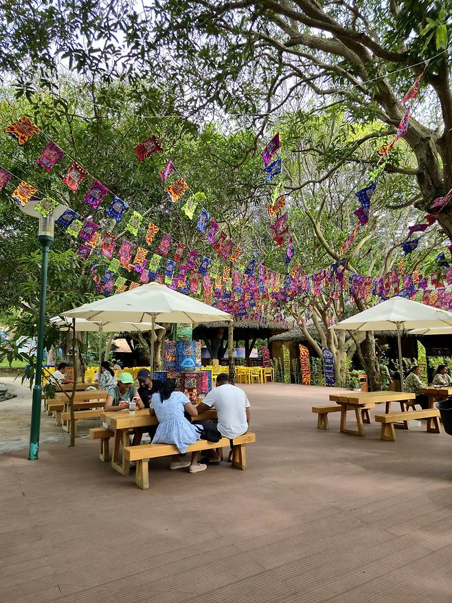 혼텀섬 맥주 펍.