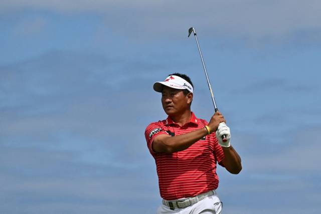 아이언 샷을 하고 있는 최경주. 사진 제공=AFP연합뉴스