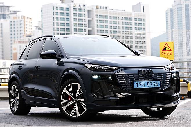 아우디 SQ6 e-트론. 사진: 김학수 기자