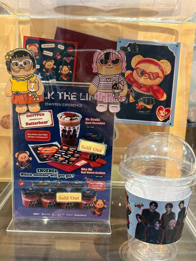 태국 인기 캐릭터 버터베어와 협업해 투어 의상을 입은 특별 일러스트 굿즈를 선보이며, 팬은 물론 일반 대중에게도 자연스럽게 ‘엔하이픈’이라는 이름과 이미지를 각인시켰다. 사진제공|하이브, Plan B Media