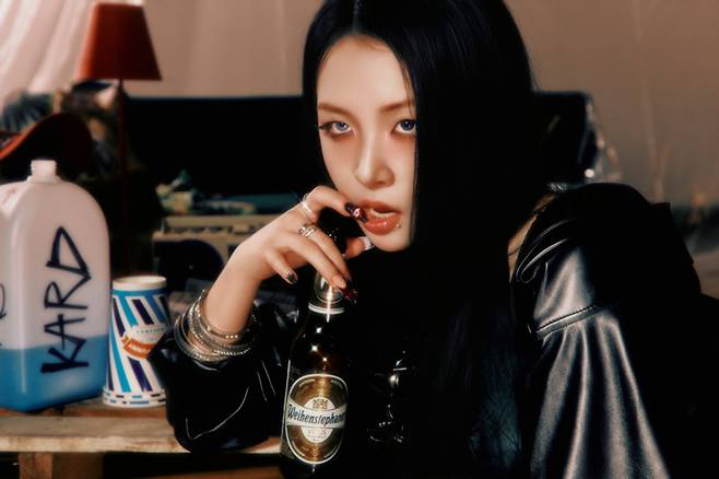 카드 전지우 /사진=알비더블유(RBW), DSP미디어