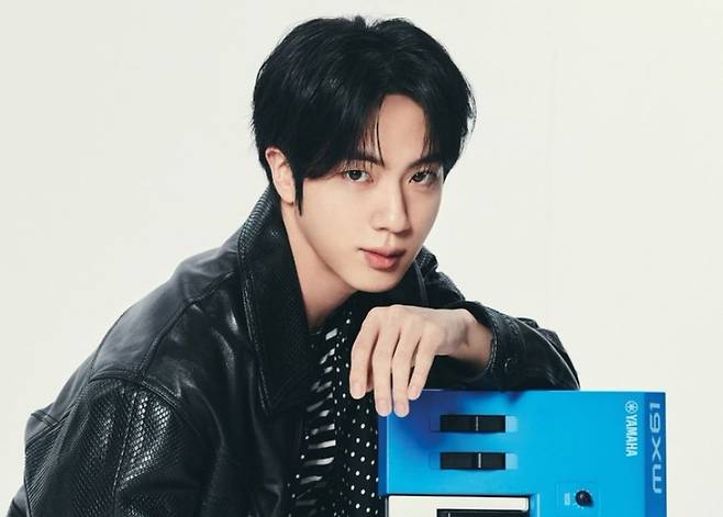 방탄소년단 진, 첫 솔로 미국 콘서트 최고 기록 달성..혼다 센터 역대 최다 관객 동원 K팝 공연