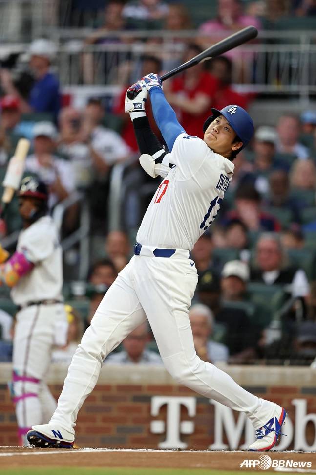 타격을 하고 있는 오타니. /AFPBBNews=뉴스1