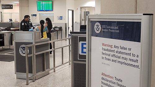 미 워싱턴DC 인근 덜레스 국제공항의 입국심사대  [연합뉴스 자료사진]