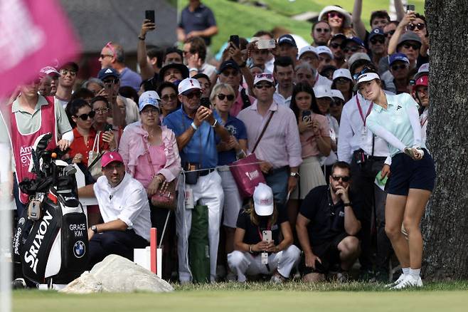 그레이스 김의 연장전 웨지 샷.(사진=AFPBBNews)