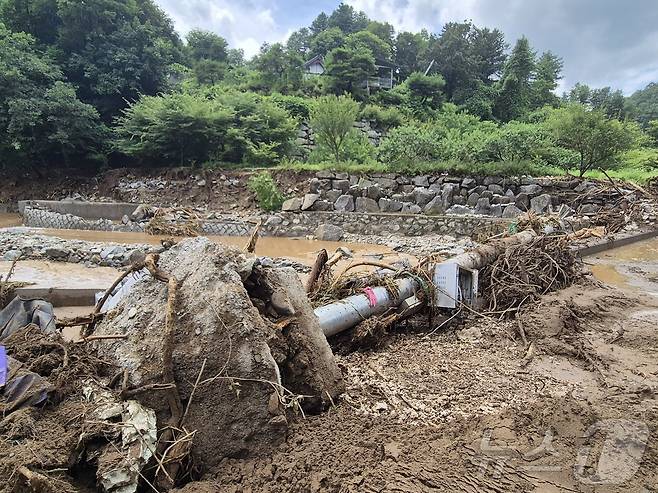 20일 경기 가평군 조종면 마일1리 마을이 전날 밤부터 내린 집중호우로 쑥대밭이 됐다.2025.7.20/뉴스1 ⓒ News1 양희문 기자