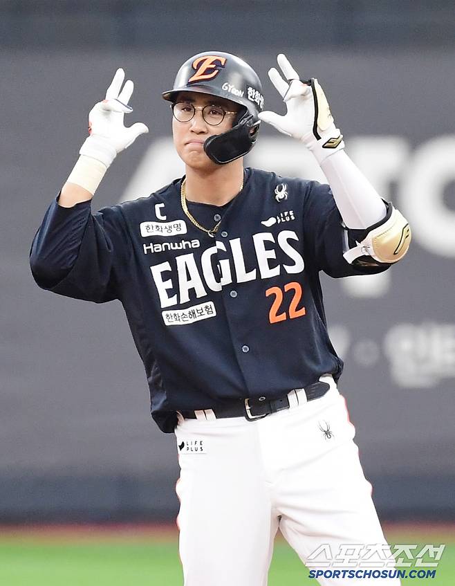 1회 2타점 2루타를 날린 채은성.