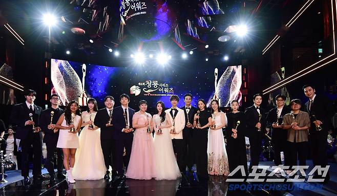 제4회 청룡시리즈어워즈(Blue dragon Series Awards)가 18일 인천 파라다이스시티에서 열렸다. 수상자들이 기념 촬영을 하고 있다. 인천=허상욱 기자 wook@sportschosun.com/2025.07.18/