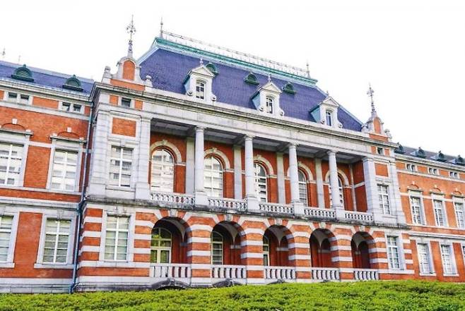 일본 법무성 전경. 법무성 홍보 브로셔