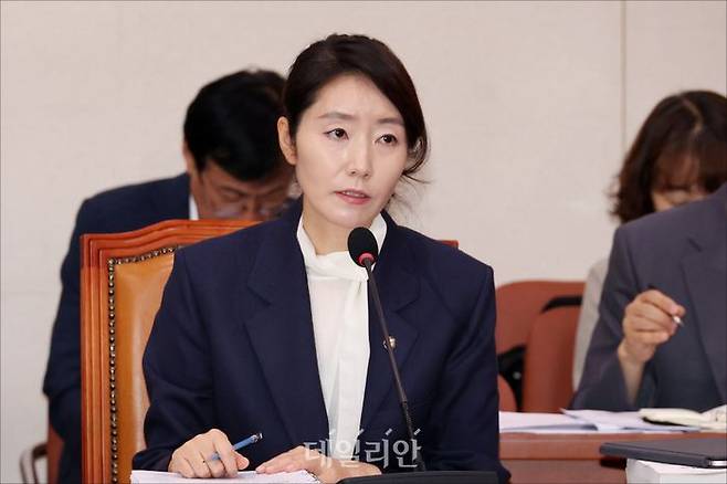 강선우 여성가족부 장관 후보자가 지난 14일 국회 여성가족위원회에서 열린 여성가족부 장관 후보자 인사청문회에서 질의에 답변하고 있다. ⓒ데일리안 홍금표 기자