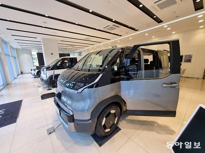 기아 은평갤러리지점에 전시된 PV5 패신저 모델의 모습. 김도형 기자 dodo@donga.com
