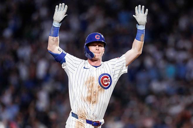 <yonhap photo-2181="">20일 보스턴전에서 시즌 26번째 홈런, 28번째 도루를 기록하며 30-30클럽 가입에 다가선 피트 크로우암스트롱.&nbsp;CHICAGO, ILLINOIS - JULY 19: Pete Crow-Armstrong #4 of the Chicago Cubs rounds the bases for a solo home run in the eighth inning against the Boston Red Sox at Wrigley Field on July 19, 2025 in Chicago, Illinois. Griffin Quinn/Getty Images/AFP (Photo by Griffin Quinn / GETTY IMAGES NORTH AMERICA / Getty Images via AFP)/2025-07-20 11:10:17/ <저작권자 ⓒ 1980-2025 ㈜연합뉴스. 무단 전재 재배포 금지, AI 학습 및 활용 금지></yonhap>