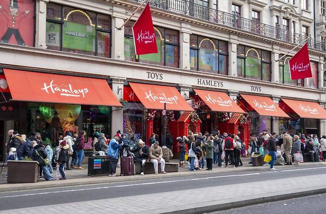 세계에서 가장 오래된 장난감 가게인 영국 런던의 '햄리스' 모습.  /게티이미지뱅크