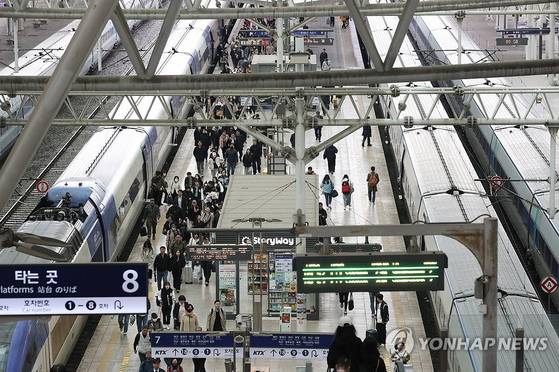 The platform of Seoul Station in central Seoul [Yonhap