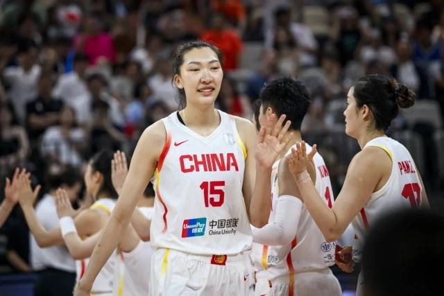 한쉬는 “지금은 정말 슬프지만 절대 포기하지 않겠다. 우리에게는 아직 한 경기가 더 남아 있다. 남은 경기에서 볼 하나하나에 최선을 다하겠다. 그리고 돌아가서 패배의 원인을 분석하고 더 긍정적인 자세로 훈련, 팀 전체를 끌어올릴 수 있도록 하겠다. 이번 실패의 경험을 통해 팀이 더 발전할 수 있도록 배우겠다”고 다짐했다. 사진=FIBA 제공