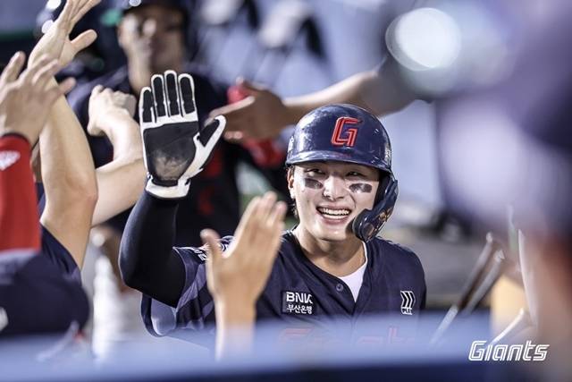 19일 잠실 LG전에서 맹활약한 윤동희. 사진=롯데 제공