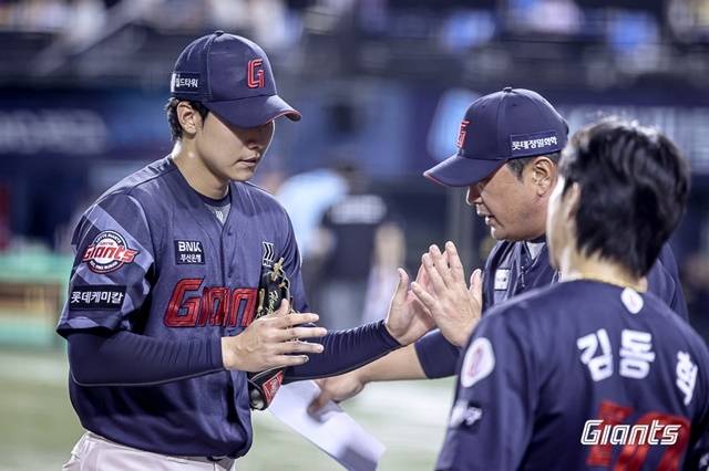 19일 잠실 LG전에서 쾌투한 홍민기. 사진=롯데 제공