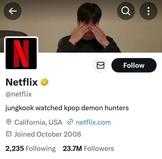 정국이 위버스 라이브에서 넷플릭스 애니메이션 '케이팝데몬헌터스'를 보고 울었다고 고백한 후, 넷플릭스는 밤새 X(트위터) 계정 프로필 문구를 변경하며 정국의 애정에 화답했다./사진=넷플릭스 엑스(X·옛 트위터) 캡처