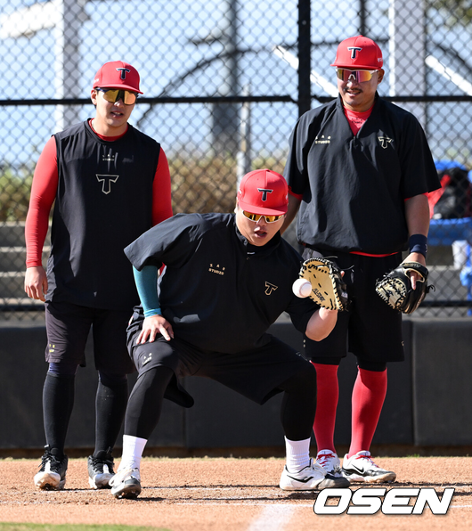 스프링캠프에서 김태군 한승택 한준수가 훈련을 펼치고 있다./OSEN DB