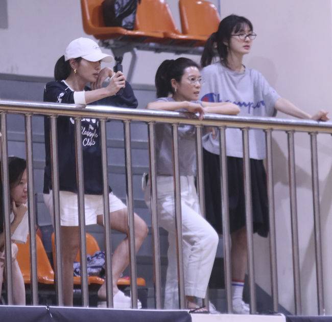 [사진] 스타에서 학부모로 변신한 이민정, 이요원