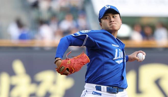 삼성 이승현은 팔꿈치 피로골절 소견을 받아 19일 1군 엔트리에서 제외됐다. 이승현의 이탈로 후반기 불펜 기용을 염두에 뒀던 양창섭이 선발로 자리를 옮긴다. 또 새로운 불펜 조합을 찾아야 하기에 고민이 크다. 뉴시스