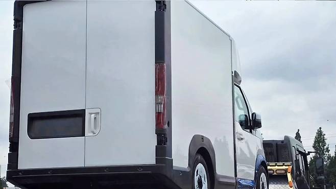 기아 PV5 냉동탑차 스파이샷