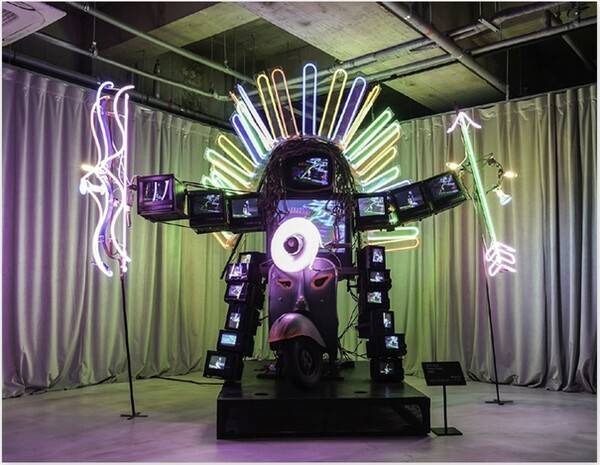 Nam June Paik, Happy Hoppi, 1995, (c) DAELIM CULTURAL FOUNDATION