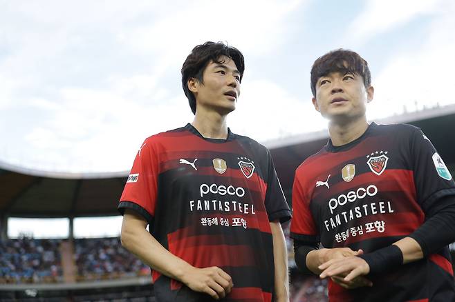 Pohang Steelers Ki Sung (left) and Shin Kwang -hoon (provided by Pohang Steelers)