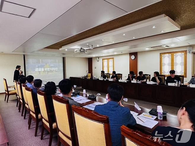 21일 경기 안양시가 사회적 가치와 지역 경쟁력 강화를 위한 '안양시 공공디자인 진흥계획 수립 용역' 착수보고회를 가졌다.(안양시 제공. 재판매 및 DB금지)/뉴스1