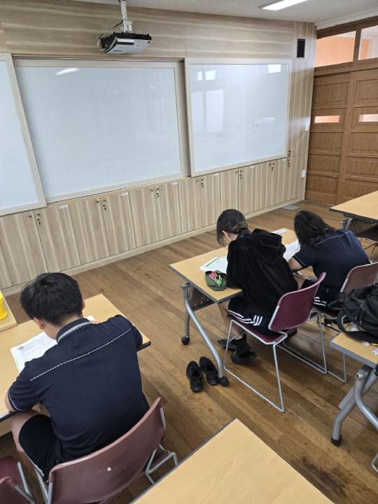 사교육절감형학교 도마중학교 영어·수학 기본반. 도마중학교 제공