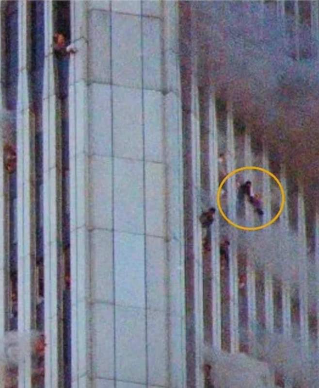 75e98900bc811b8423ea8493409c706ff9b9796a87693d35168ff9d24b9f329cc9bb55d27f954d2a960a7a91098273690acf72