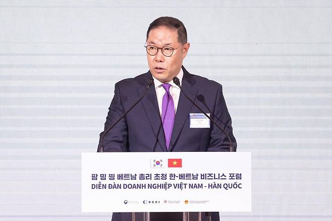 조현상 대한상의 한·베트남 경제협력위원장(효성그룹 부회장)이 1일 서울 중구 롯데호텔에서 열린 한·베트남 비즈니스 포럼에서 개회사를 하고 있다. 2024.7.1/뉴스1