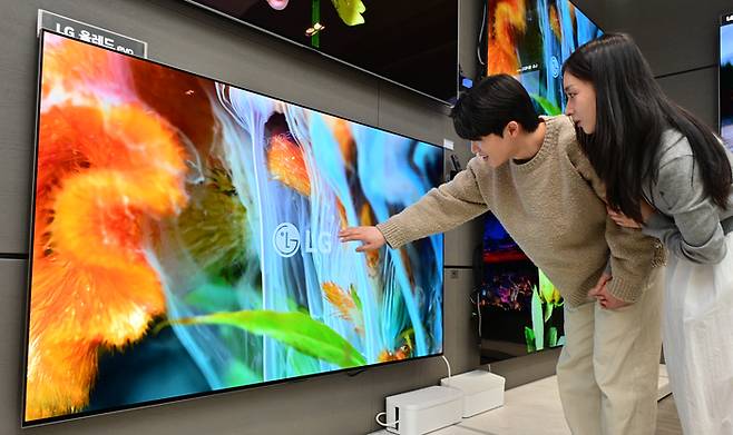 2025년형 LG 올레드 TV는 압도적 화질을 안정적으로 구현하는 능력도 뛰어나다.