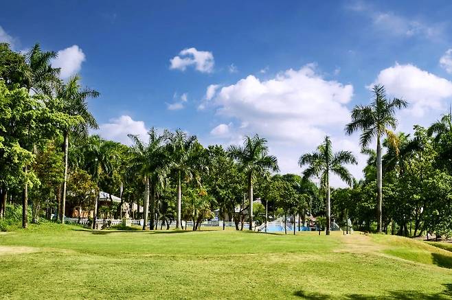 ㈜훼미리가 본격적인 운영에 나서는 클락 엥헬레스 시내에 있는 '로얄가든' 골프장 ㈜훼미리 제공