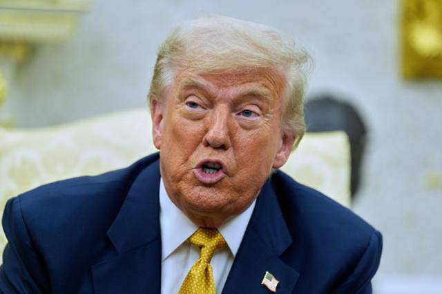 도널드 트럼프 미국 대통령이 16일 워싱턴 백악관에서 발언하고 있다. 워싱턴=AP 연합뉴스