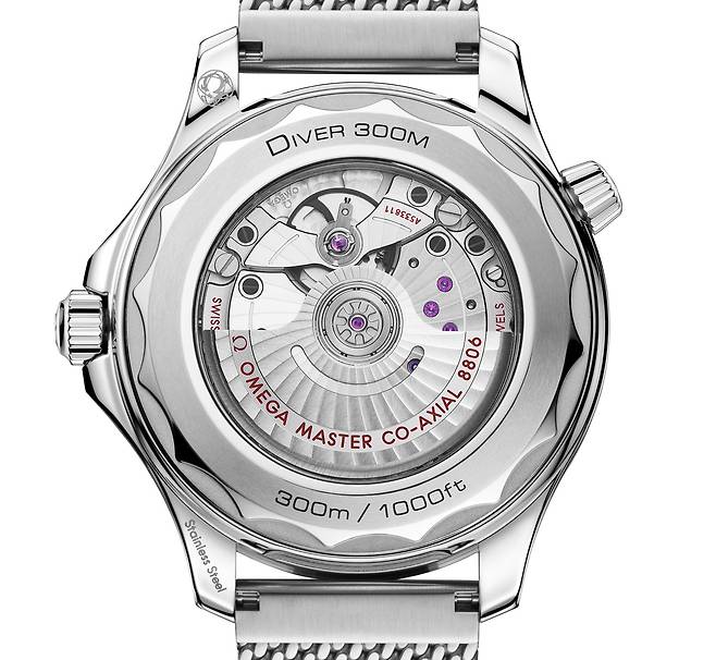 마스터 크로노미터 인증을 받은 오토매틱 무브먼트를 탑재했다. 사진 오메가