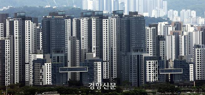 서울 남산 간이전망대에서 바라 본 강남 일대의 고급 아파트 단지. 서성일 선임기자