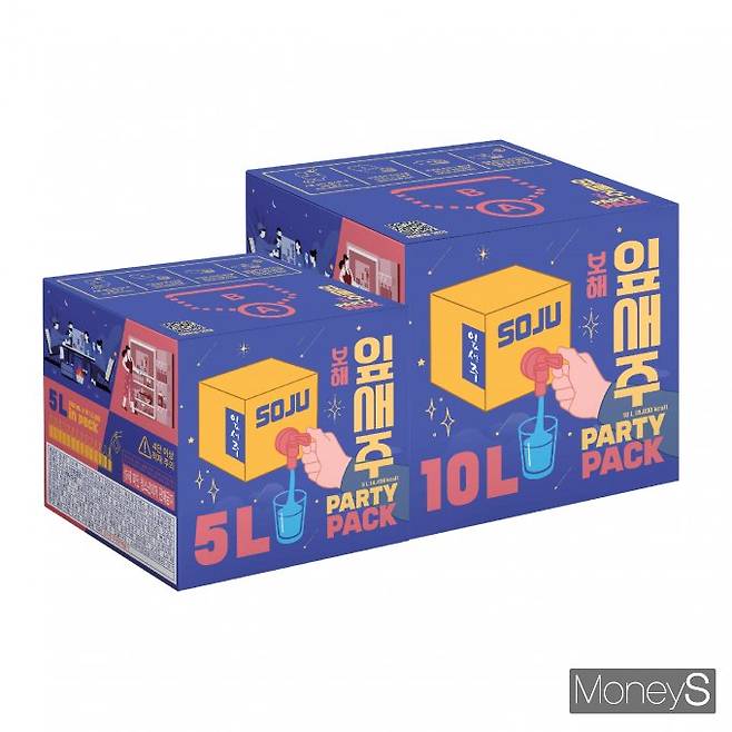 보해양조가 21일 출시한 '잎새주 파티팩' 5L·10L 제품/사진=보해양조 제공.