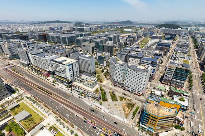 그룹 일부 계열사는 DL이 소유한 종로구 수송동 사옥(대림빌딩)을 활용할 계획이었으나 현 임차인인 종로구청이 계약 연장을 요구함에 따라 전 계열사의 마곡 이전이 확정됐다. 사진은 강서구 마곡지구 전경. /사진=강서구