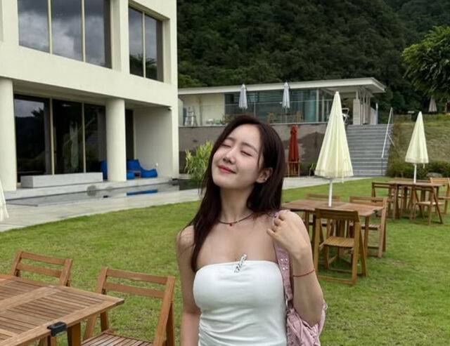 진지희가 한여름을 즐기고 있다. / 진지희 소셜미디어