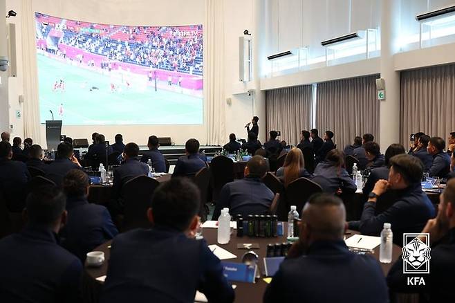 [서울=뉴시스] 2025 AFC 엘리트 심판 세미나 행사 장면. (사진=대한축구협회 제공) *재판매 및 DB 금지