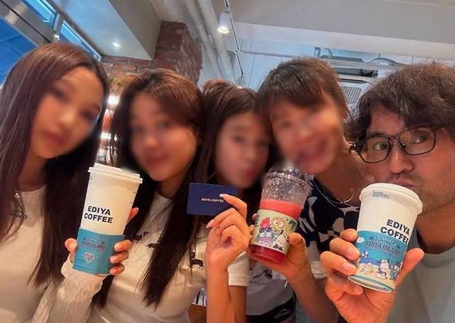 [서울=뉴시스] '한국 야구전설' 박찬호가 아내와 세 딸과 함께한 일상을 공개했다. (사진=박찬호 인스타그램 캡처) 2025.07.21. photo@newsis.com *재판매 및 DB 금지