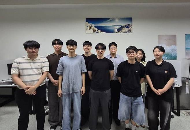 [대전=뉴시스] SCIE급 국제 학술지 'Energies'에 논문을 게재한 국립한밭대학교 컴퓨터공학과 학생들. (사진=국립한밭대 제공) *재판매 및 DB 금지