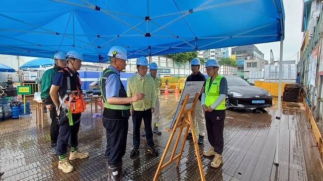 도봉산~옥정 철도 건설 현장 점검활동 모습 ⓒ경기도 제공