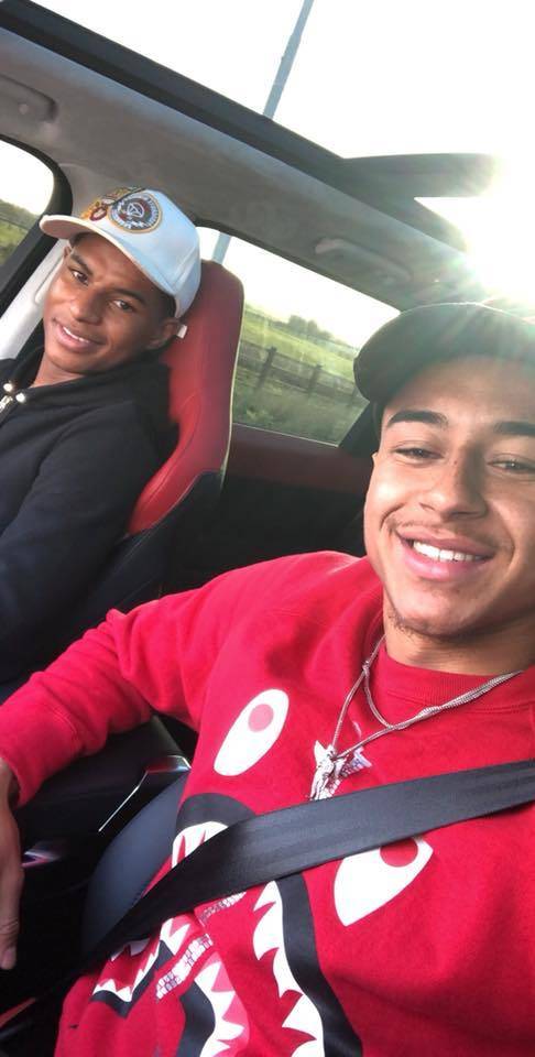 제시 린가드(오른쪽)과 마커스 래시포드가 맨유 시절 함께한 모습. 영국공영방송 BBC는 21일(한국시간) “래시포드의 바르셀로나 임대 이적이 거의 완료됐다. 래시포드가 바르셀로나의 아시아 투어에 합류한다면, 그는 전 맨유 동료인 린가드와 맞붙게 될 수도 있다”고 기대감을 드러냈다. 사진출처｜제시 린가드 페이스북