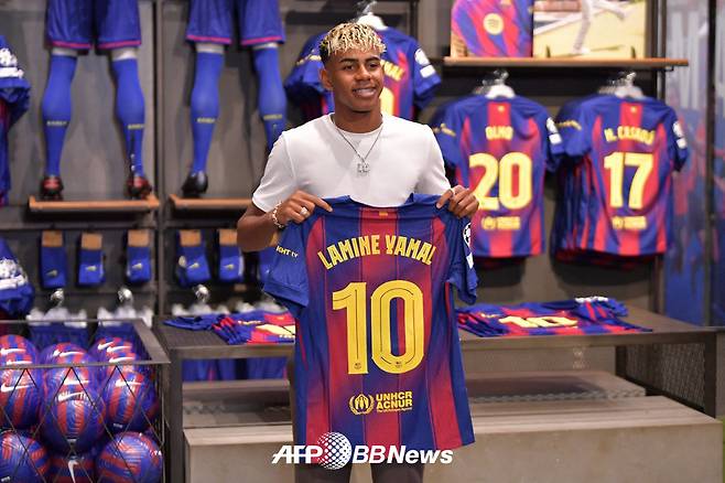 스페인 프로축구 FC바르셀로나의 새로운 등번호 10번 주인공 라민 야말. /AFPBBNews=뉴스1